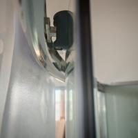 Hátfalas zuhanykabin görgő