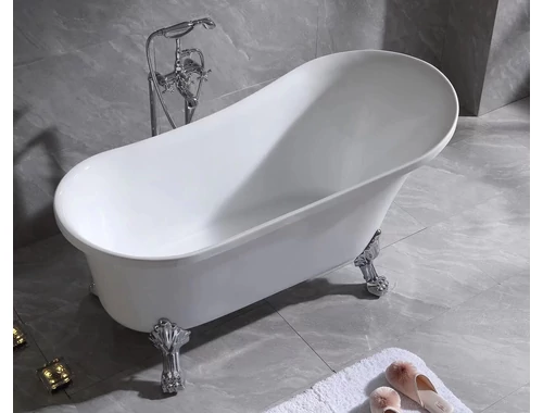 Térben álló kádak